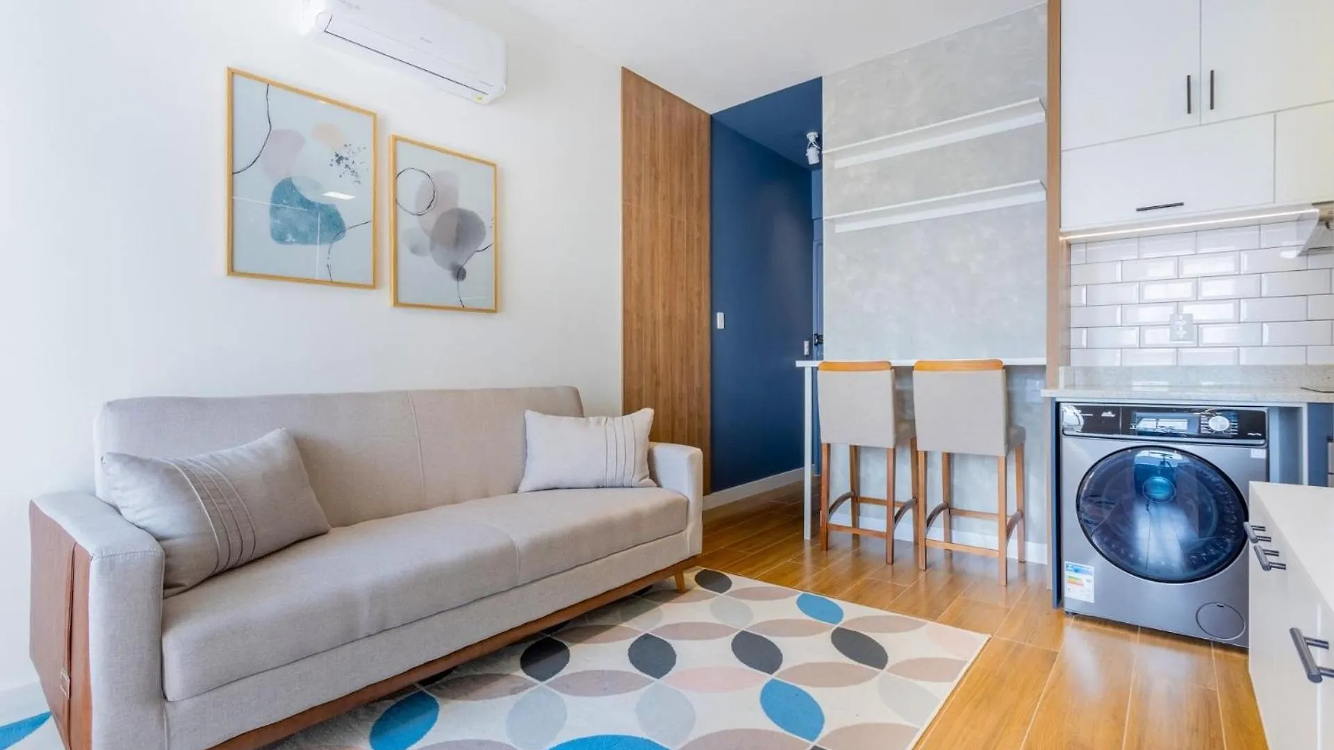 Apto Reformado Andar Alto Centro Флорианополис